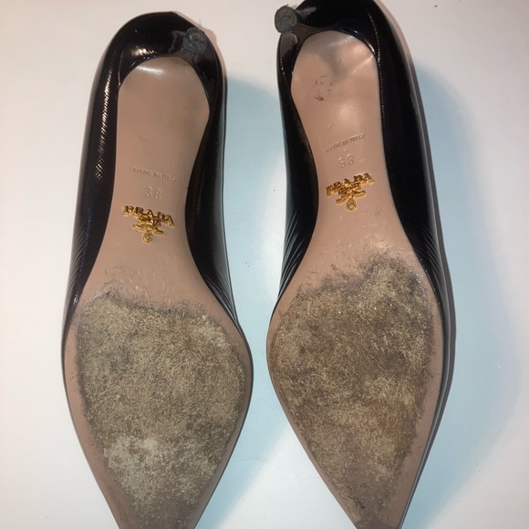 textured patent leather kitten heel